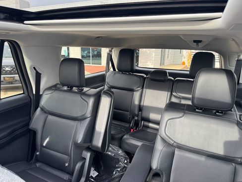 New 2025 Ford Expedition Max Platinum w/ Driver's Package image 35