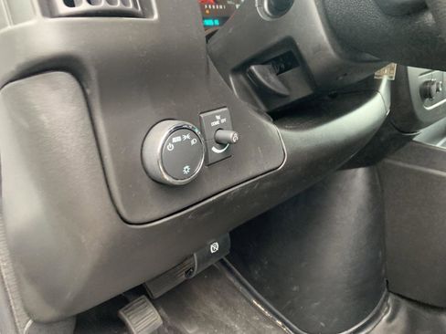 Used 2024 Chevrolet Express 2500 w/ Driver Convenience Package image 19