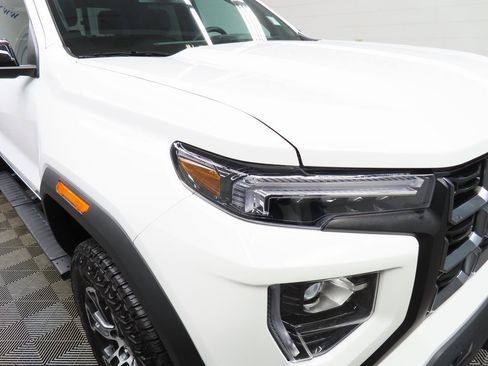 Used 2025 GMC Canyon AT4 w/ Technology Plus Package image 32