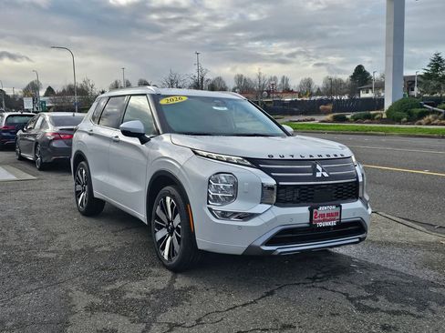 New 2026 Mitsubishi Outlander SEL image 3