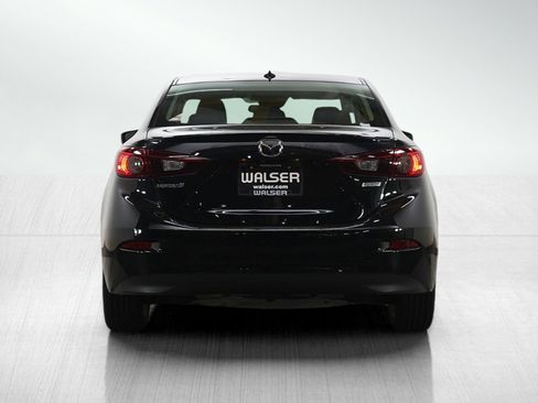 Used 2017 MAZDA MAZDA3 Touring w/ Popular Equipment Package FWD image 4