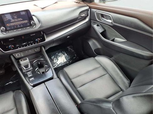 Used 2021 Nissan Rogue SV w/ Premium Package FWD image 11