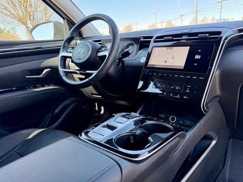 Used 2022 Hyundai Tucson Limited image 14