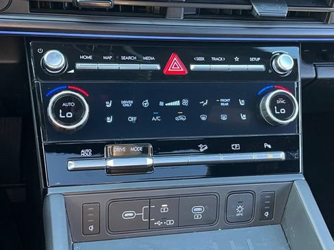 Used 2025 Hyundai Santa Fe Calligraphy FWD image 29