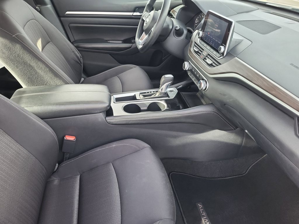 Used 2023 Nissan Altima 2.5 SV FWD image 13