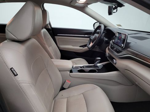 Used 2020 Nissan Altima 2.5 Platinum image 21