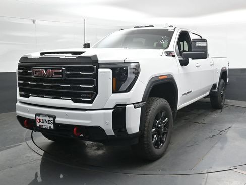 Used 2025 GMC Sierra 3500 AT4 AWD/4WD image 9