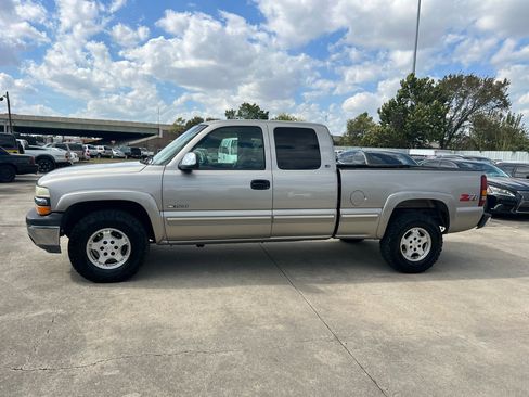 Used 2000 Chevrolet Silverado 1500 LS image 2