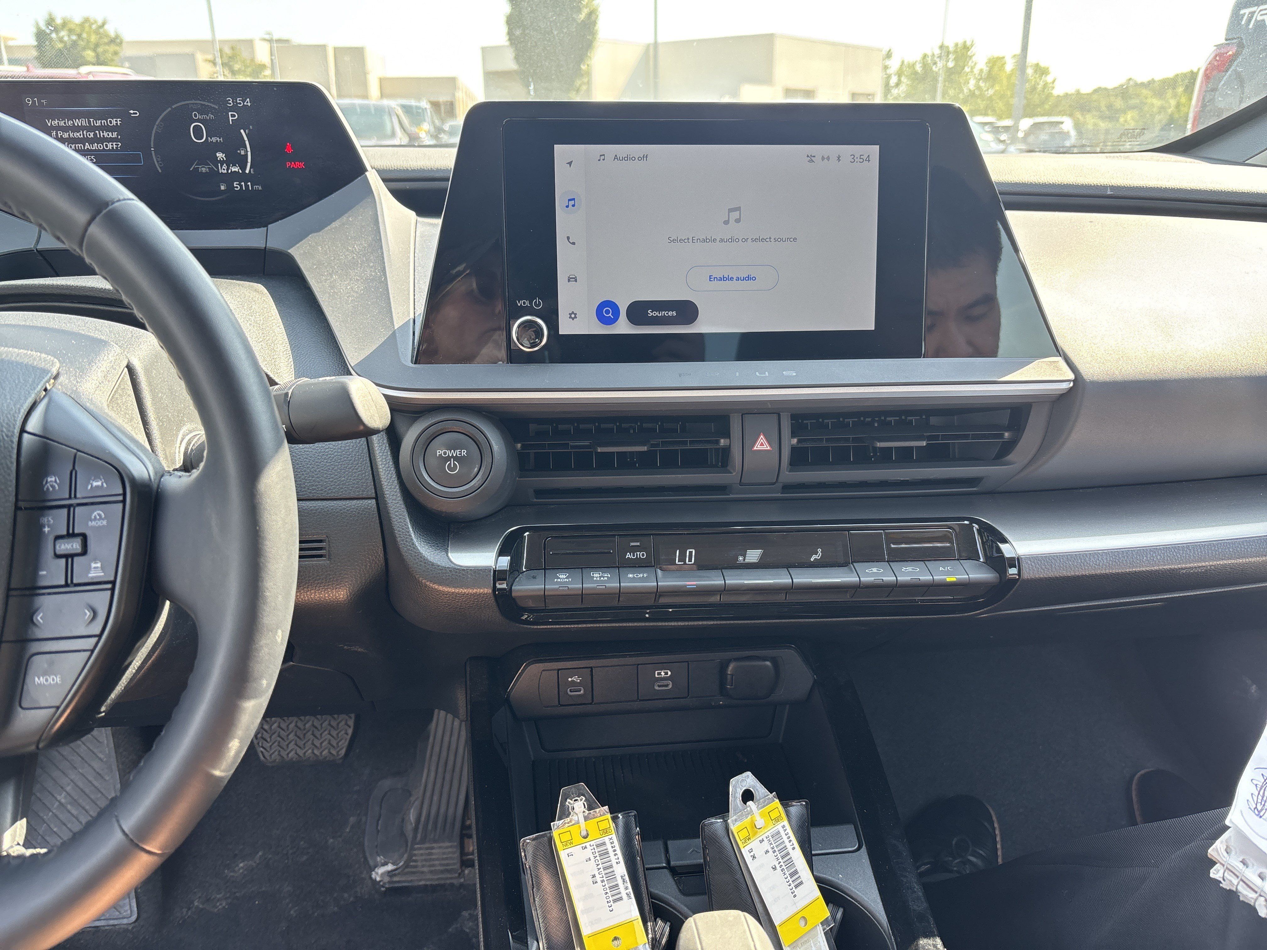 Certified 2025 Toyota Prius LE FWD image 22