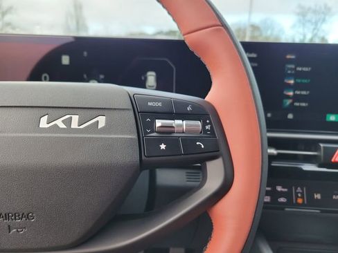 New 2026 Kia Sportage SX image 18