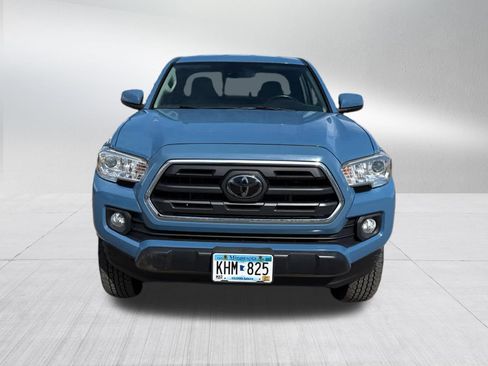 Used 2019 Toyota Tacoma SR5 w/ Four Season Floor Mat Package image 3