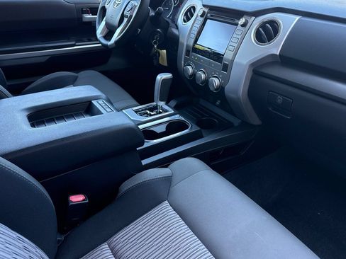 Used 2015 Toyota Tundra SR5 w/ SR5 Upgrade Package RWD image 18