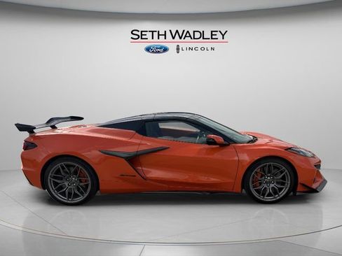 Used 2025 Chevrolet Corvette Z06 w/ Z07 Performance Package image 8