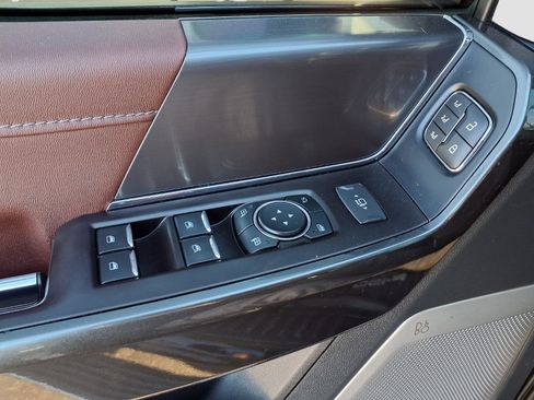 Used 2021 Ford F150 Lariat w/ Equipment Group 502A High image 18