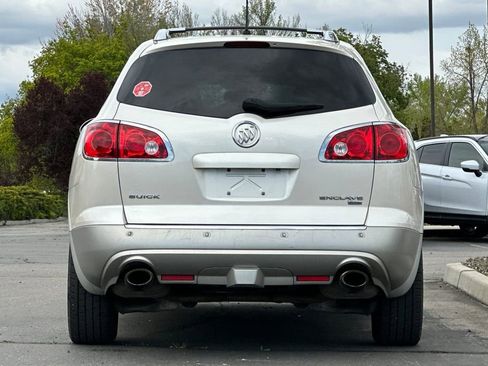 Used 2010 Buick Enclave CXL image 5