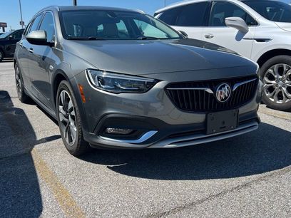 Used 2019 Buick Regal Essence w/ Driver Confidence Package I