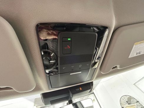 New 2026 Mitsubishi Outlander SE image 32