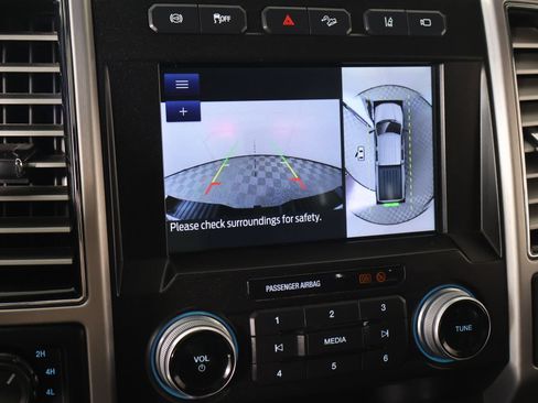 Used 2020 Ford F250 Platinum AWD/4WD image 6