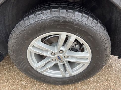 Used 2023 Ford Explorer XLT w/ Equipment Group 202A AWD/4WD image 14