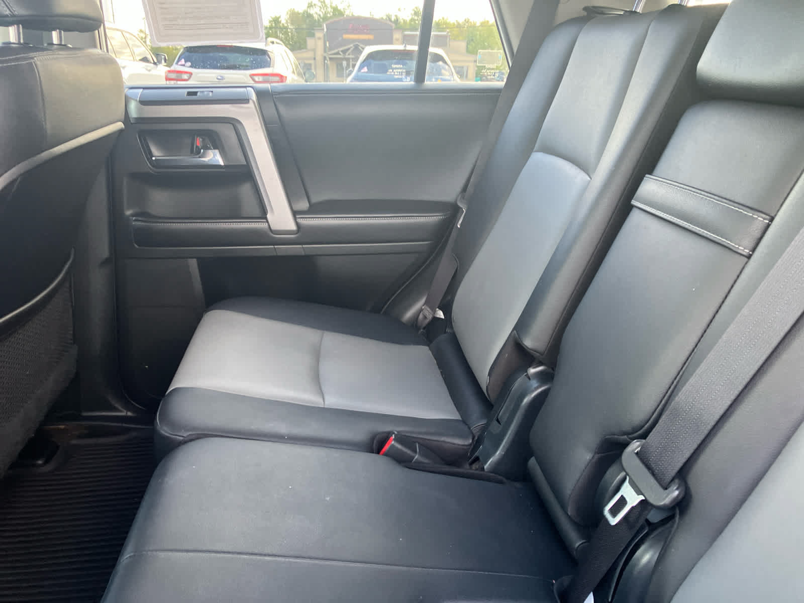 Used 2017 Toyota 4Runner SR5 Premium AWD/4WD image 33
