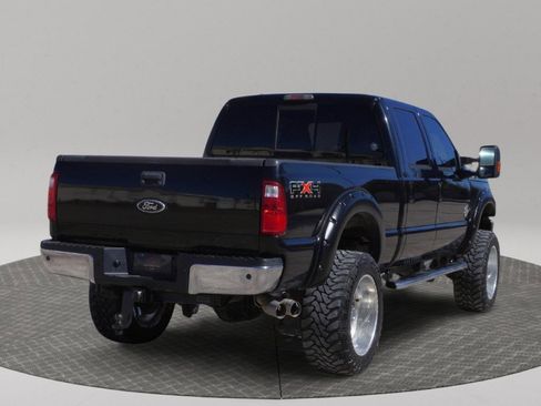 Used 2011 Ford F250 Lariat w/ Lariat Interior Pkg image 2