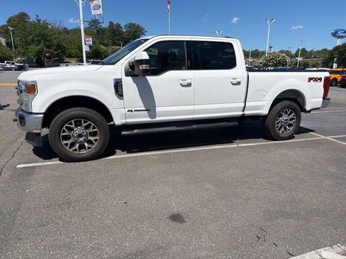 Used 2022 Ford F250 Lariat w/ Lariat Value Package AWD/4WD image 2