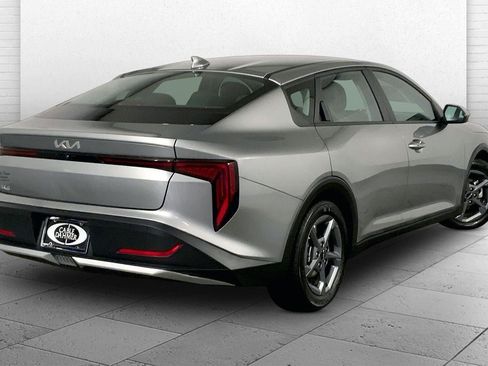 Used 2025 Kia K4 FWD image 13
