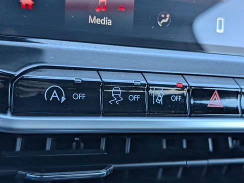 Used 2024 Jeep Compass Latitude image 29