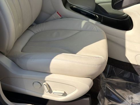 Used 2016 Lincoln MKC Reserve image 12