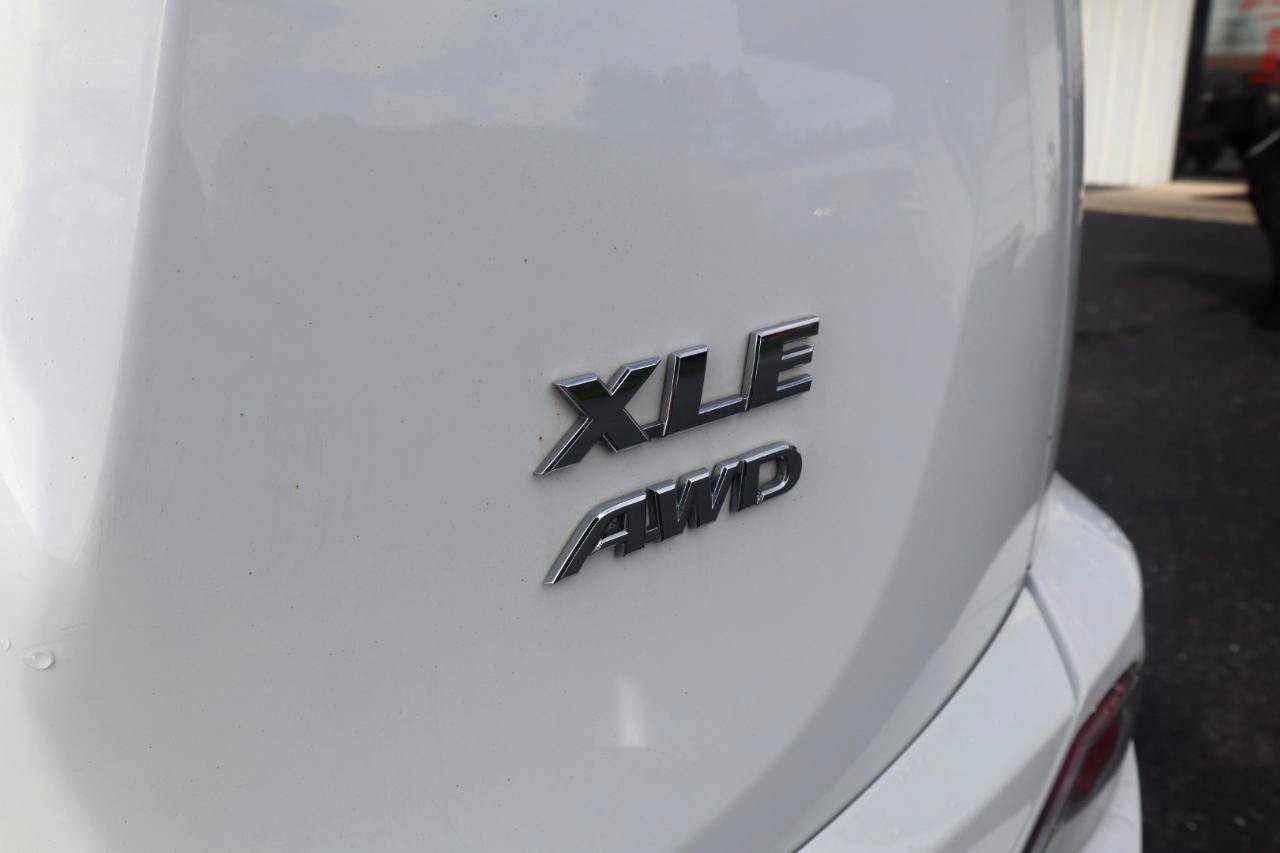Used 2017 Toyota RAV4 XLE AWD/4WD image 30