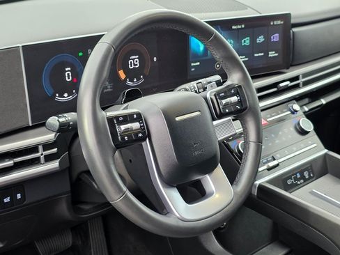 Used 2025 Hyundai Santa Fe SEL image 13