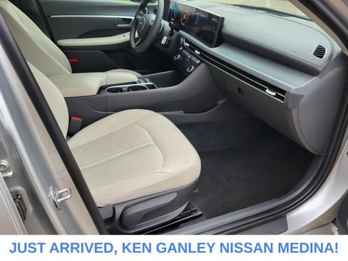 Used 2025 Hyundai Sonata SEL FWD image 22
