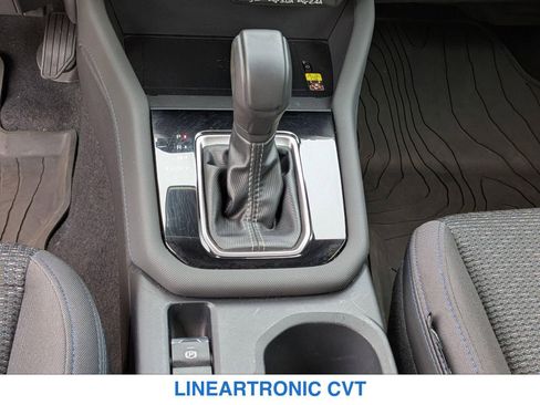 Used 2025 Subaru Forester Premium AWD/4WD image 18