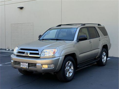 Used 2005 Toyota 4Runner SR5 RWD image 4