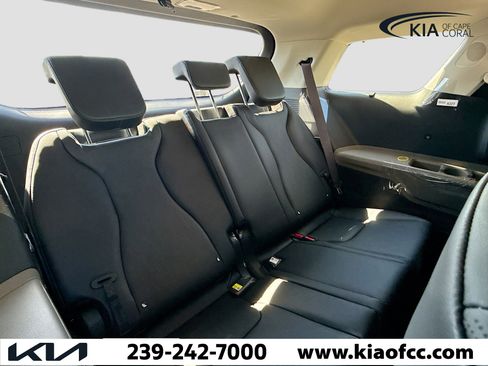 New 2026 Kia Carnival EX image 21