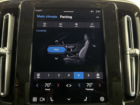 Certified 2025 Volvo XC40 B5 Ultra w/ Protection Package image 18