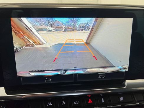 Used 2025 GMC Sierra 1500 SLT image 56