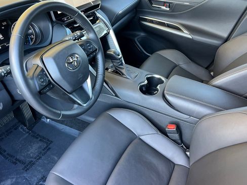 Certified 2024 Toyota Venza XLE image 12