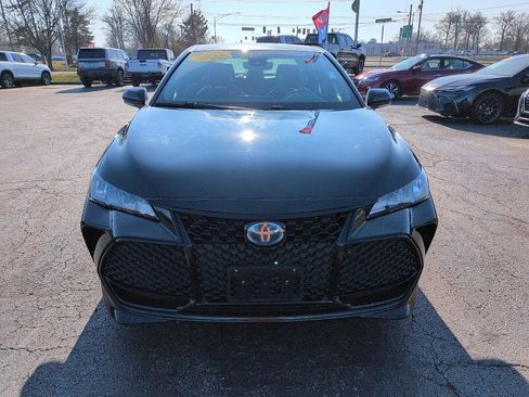 Used 2022 Toyota Avalon XSE image 3