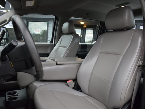 Used 2018 Ford F250 XL w/ Power Equipment Group image 24