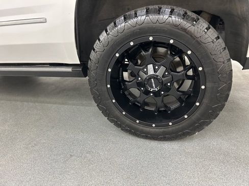 Used 2020 GMC Yukon Denali w/ Denali Premium Package image 30