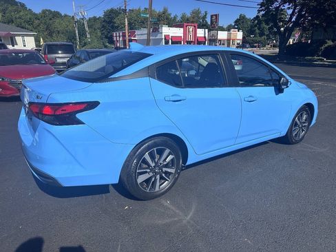 Used 2021 Nissan Versa SV FWD image 4