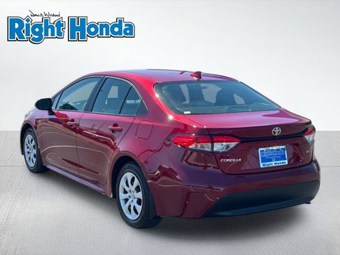 Used 2025 Toyota Corolla LE FWD image 3