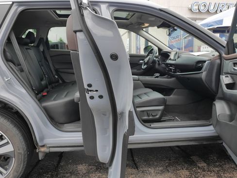 Used 2023 Nissan Rogue SL AWD/4WD image 27