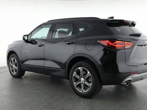 Used 2025 Chevrolet Blazer LT FWD image 6