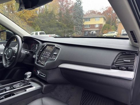 Used 2022 Volvo XC90 T5 Momentum w/ Climate Package image 29