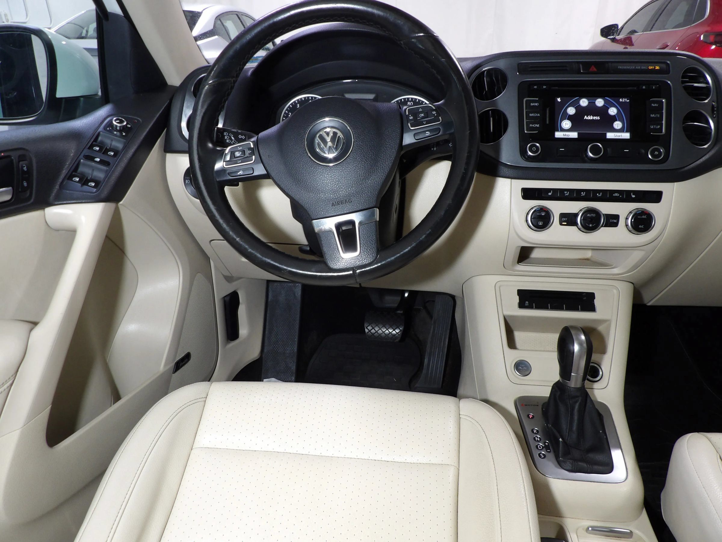Used 2015 Volkswagen Tiguan SEL AWD/4WD image 11