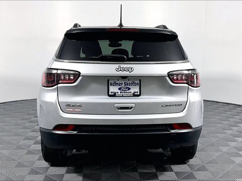 Used 2025 Jeep Compass Limited AWD/4WD image 4