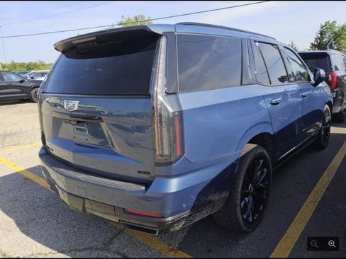 Used 2025 Cadillac Escalade Sport Platinum AWD/4WD image 4