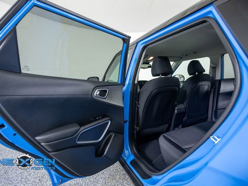 Used 2025 Kia Soul S FWD image 24